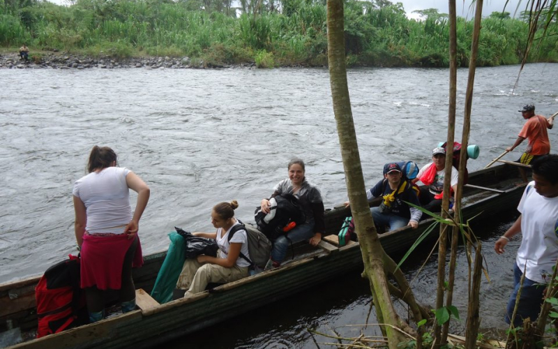 Visit to the Bribris communities of Bajo Coén and Coroma, workshop for the prevention and donation of school supplies, 2013