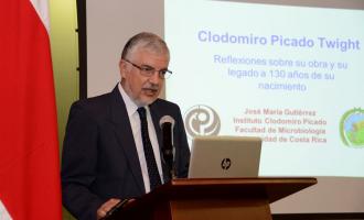 En la conferencia inaugural, el Dr. José María Gutiérrez Gutiérrez destacó que el principal legado del Dr. Clodomiro Picado Twight fue desarrollar un modelo para hacer ciencia en un país pequeño y pobre. - Foto Anel Kenjekeeva.